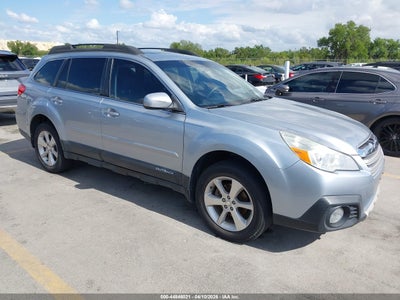 SUBARU OUTBACK 2013