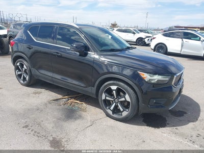 VOLVO XC40 2019