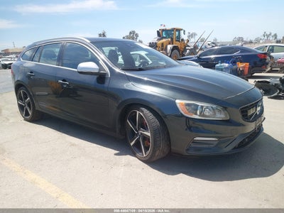 VOLVO V60 2015