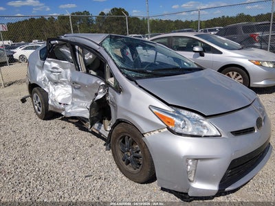 TOYOTA PRIUS 2015