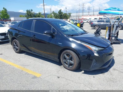 TOYOTA PRIUS 2018