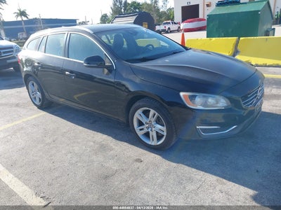 VOLVO V60 2015
