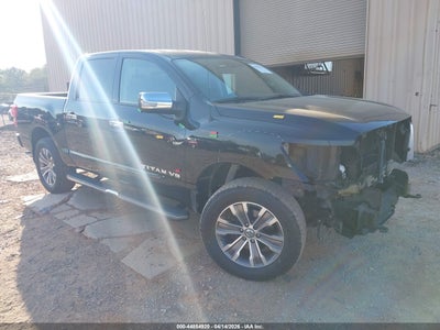 NISSAN TITAN 2019
