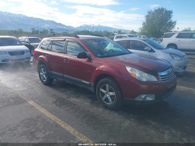 SUBARU OUTBACK 2011