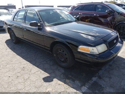 FORD CROWN VICTORIA 2011