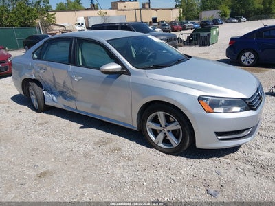 VOLKSWAGEN PASSAT 2012