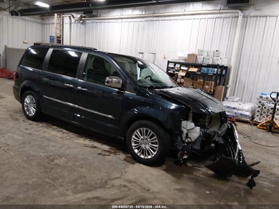 CHRYSLER TOWN & COUNTRY 2013