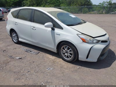 TOYOTA PRIUS V 2015