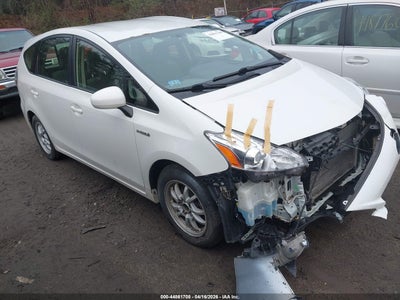 TOYOTA PRIUS V 2014