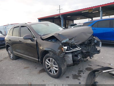 VOLKSWAGEN TOUAREG 2016