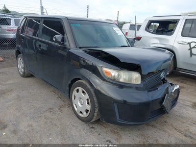 SCION XB 2010