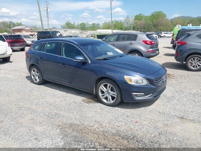 VOLVO V60 2015