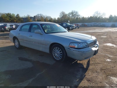 LINCOLN TOWN CAR 2004