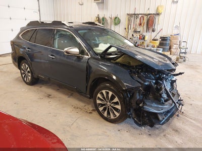 SUBARU OUTBACK 2025