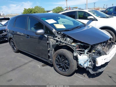 TOYOTA PRIUS V 2015