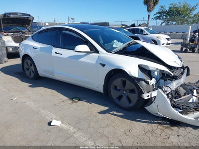 TESLA MODEL 3 2022