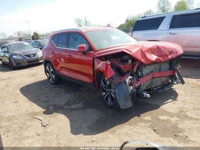 VOLVO XC40 2024