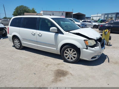 CHRYSLER TOWN & COUNTRY 2013