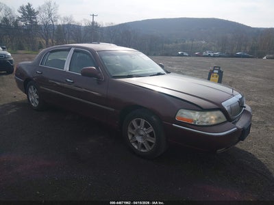 LINCOLN TOWN CAR 2003