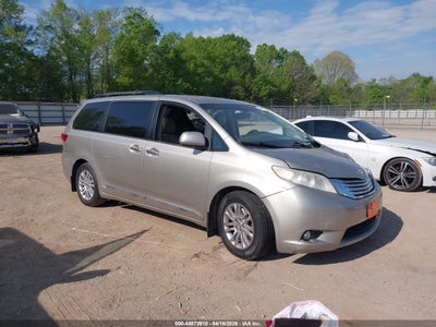 TOYOTA SIENNA 2015