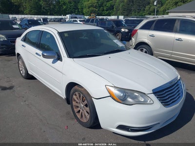 CHRYSLER 200 2013