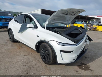 TESLA MODEL Y 2026