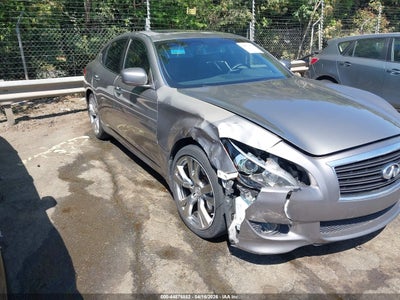INFINITI M37 2013