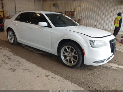 CHRYSLER 300 2019