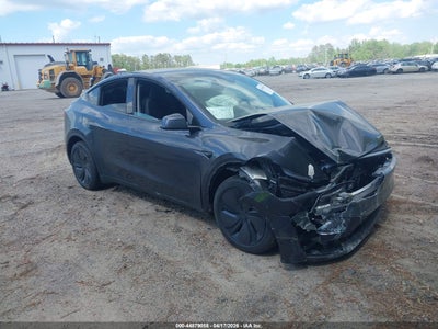 TESLA MODEL Y 2026