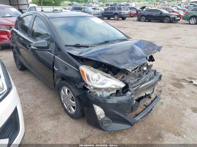 TOYOTA PRIUS C 2015