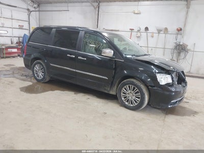 CHRYSLER TOWN & COUNTRY 2014