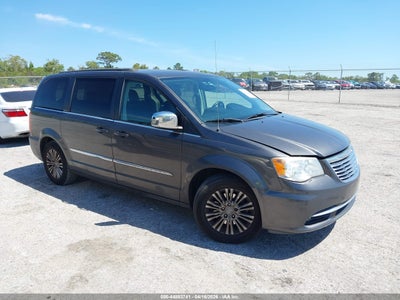 CHRYSLER TOWN & COUNTRY 2015