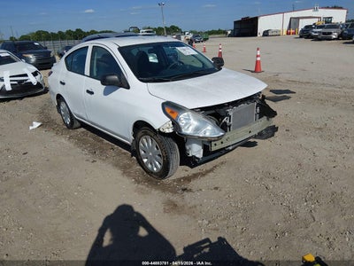 NISSAN VERSA 2015