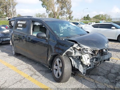 TOYOTA SIENNA 2015