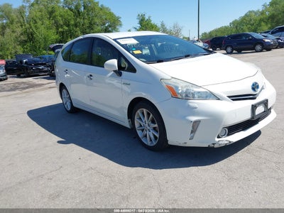 TOYOTA PRIUS V 2012