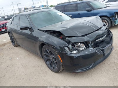 CHRYSLER 300 2019