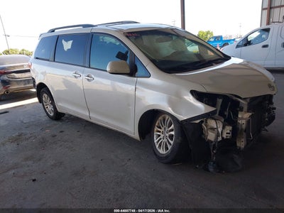 TOYOTA SIENNA 2017