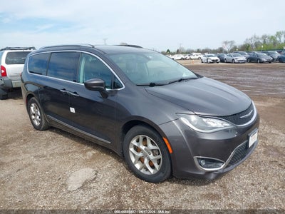 CHRYSLER PACIFICA 2017