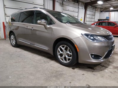 CHRYSLER PACIFICA 2017