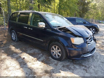 CHRYSLER TOWN & COUNTRY 2012
