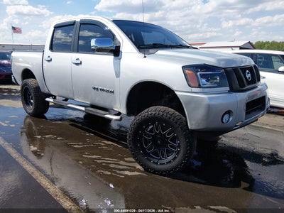 NISSAN TITAN 2015