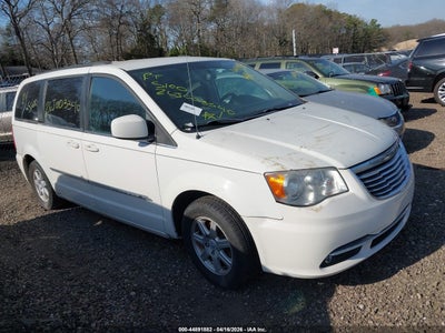 CHRYSLER TOWN & COUNTRY 2011