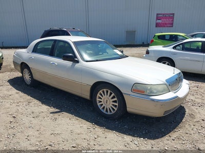LINCOLN TOWN CAR 2004