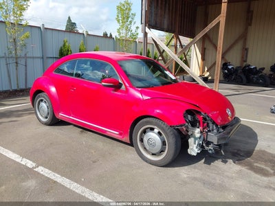 VOLKSWAGEN BEETLE 2012