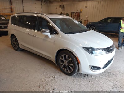CHRYSLER PACIFICA 2017