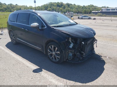 CHRYSLER PACIFICA 2017