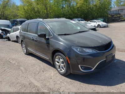 CHRYSLER PACIFICA 2018