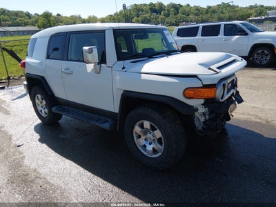 TOYOTA FJ CRUISER 2010