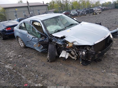 CHRYSLER 200 2013