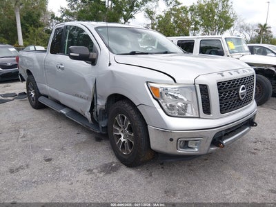 NISSAN TITAN 2019